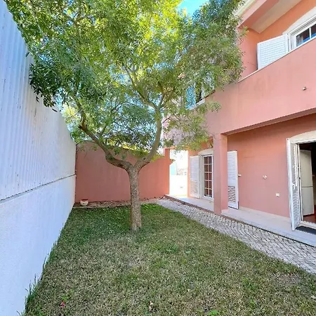 Casa De Charneca (Setubal)